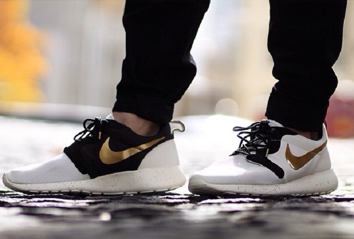 Roshe Run Gold Trophy
