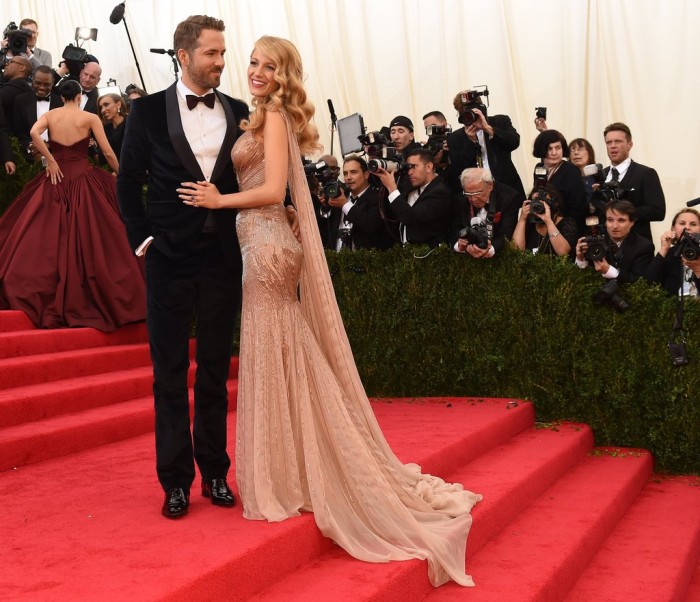 Ryan Reynolds a Blake Lively (www.popsugar.com)
