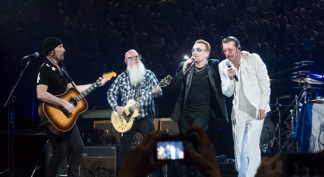 Eagles of Death Metal poprvé po útocích na pódiu společně s U2