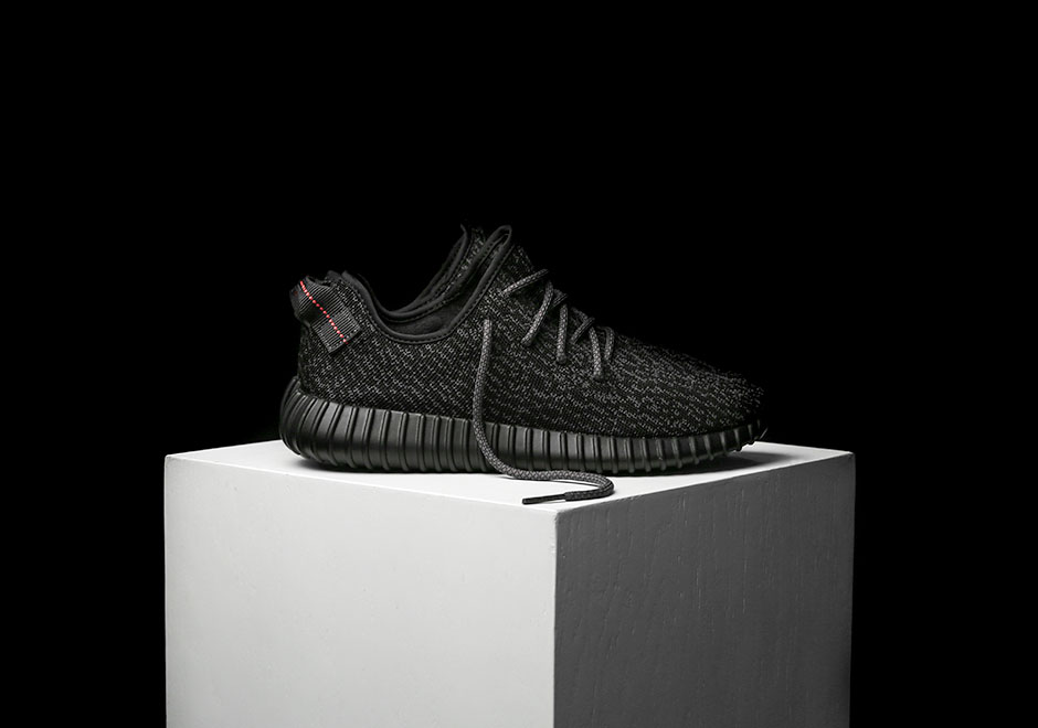 adidas YEEZY BOOST 350 Black budou od 19. 2. k dostání v Česku