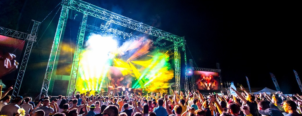 NEON festival 2016: Spokojnosť kapiel a nadšenie fanúšikov