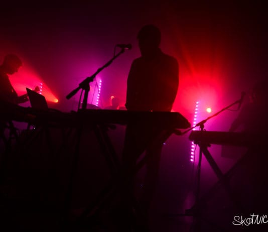 Miláčci post-dubstepové scény Mount Kimbie se vrací do MeetFactory