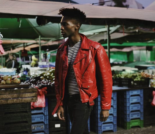 Americký zpěvák Piqi Miqi, žijící v Praze, si říká o slovo novým videoklipem k písni Don’t Fall In Love With Me