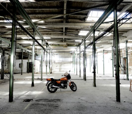 Výstavou custom motocyklů se na konci října otevře nová holešovická Továrna