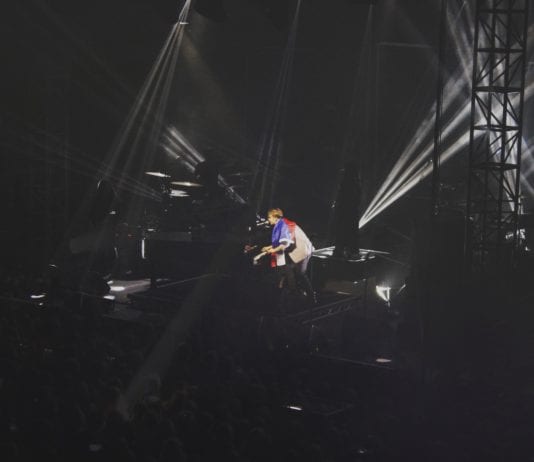 Tom Odell v Praze odehrál dokonalý a dojemný koncert. Bohužel ne pro všechny.