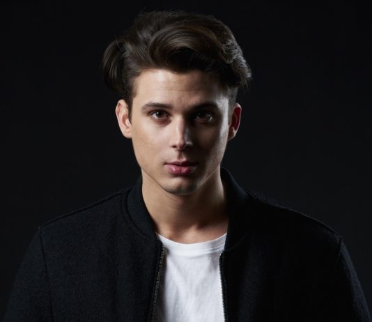 Zpěvák Sebastian vyráží na své první turné k nové desce