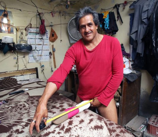 Roberto Cabrera. Muž pyšnící se největším penisem na světě!