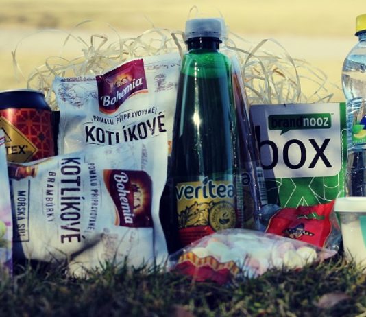 Únorový brandnooz box je plný chutných novinek
