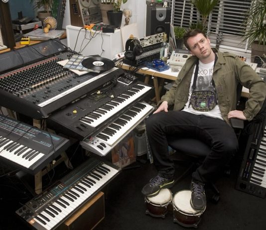 Dubnová MeetFactory nabídne boha nihilismu i taneční party, různé úrovně jazzu či indie saxofonistu, který spolupracoval s Arcade Fire