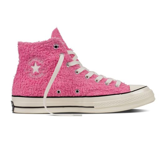 Na Velikonoce stylově! Vymazlená Converse pomlázka Fuzzy Bunny