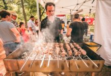 Jedinečná gastronomická tour s hudebním zážitkem STREET FOOD ROCKS startuje již tuto sobotu v Praze!