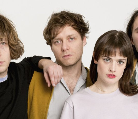 TOPS zahalí MeetFactory do oblaku něžných love songů