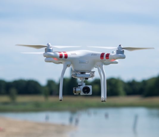 Drony dnes uřídí i malé děti!