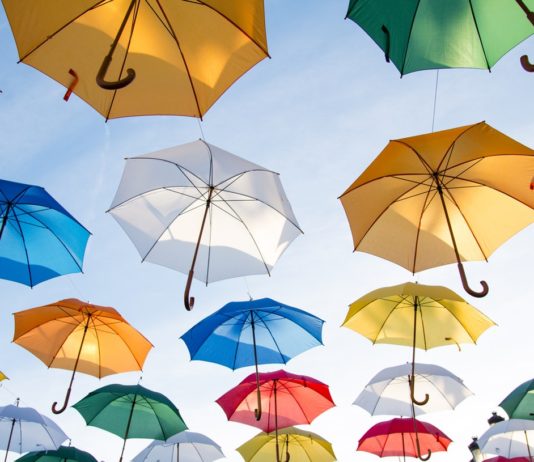 Reklamní deštníky udrží vaše zaměstnance v suchu