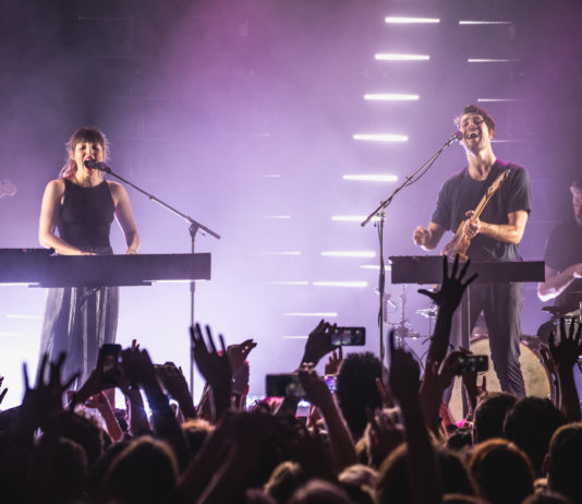 Oh Wonder, kapela se slibnou budoucností, si získala pražské Roxy