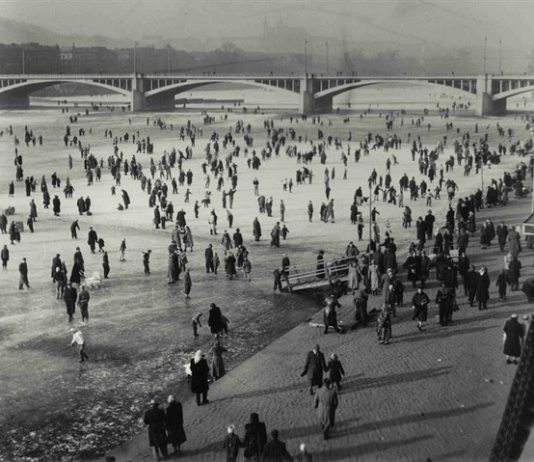 Proměny v čase: Zamrzlá Vltava