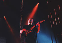 Světelná a emoční party s alt-J. Jak to tato parta rozbalila ve Fóru Karlín?