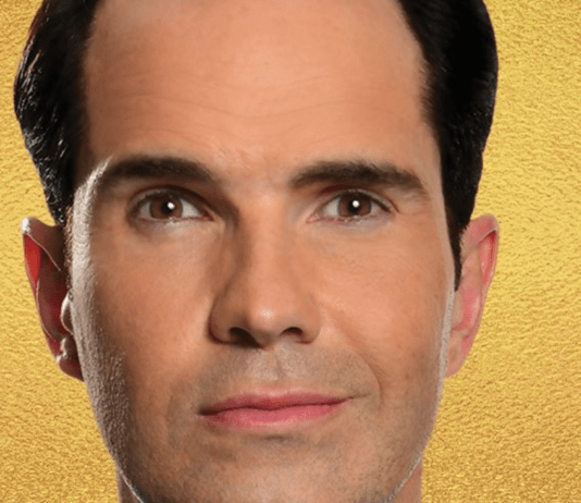 Nezaspěte na komicích! Jimmy Carr přiveze své nejlepší stand-upy do Prahy