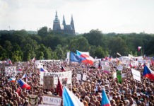 283 tisíc chvilek pro demokracii na Letné