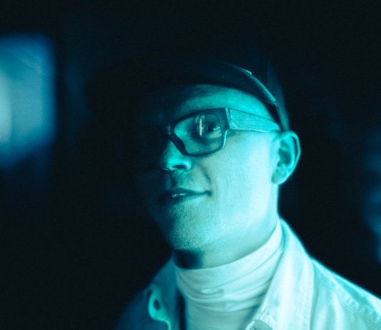 7krát3, 12 problémů a jeho 1. show!