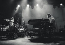 Fotoreport: Vyprodanou Lucernu si podmanil excelentní Nick Murphy