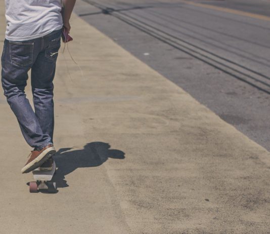 Na skateboardu do školy nebo práce: Co vše potřebujete?