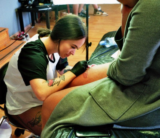 Nechci tetování aneb Příručka, jak nenasr*t tatéra