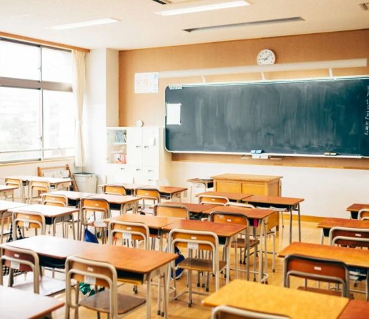 Komentář: Maturity 2020 aneb Nálepka „neschopný maturant“ škola