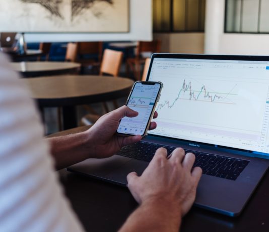 České akcie rozhodně nejsou nudné a ani nezajímavé. Proč byste se o ně měli zajímat?