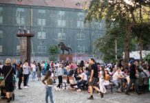 Oslavou třetích narozenin program Kasáren Karlín nekončí zahájení festivalu Khamoro