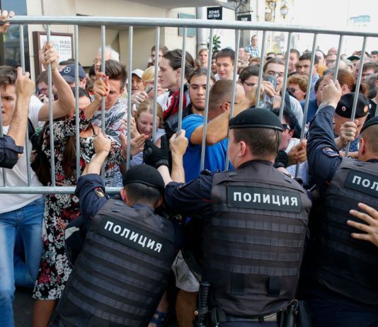 Komentář: Jak se u nás zajímáme o lidská práva v Rusku?