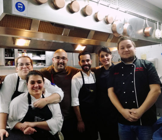 Základem je myslet mimo zavedené hranice, říká šéfkuchař Jakub Řiháček