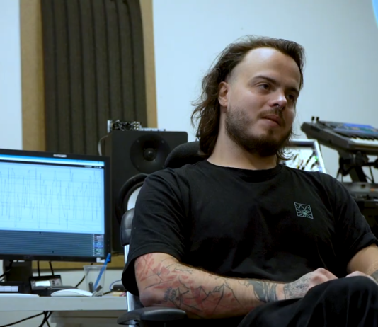 Oliver Torr: Obsesivní vztah k hudbě a každodenním zvukům