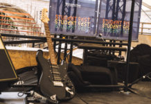 Hudba jako kulisa, nebo příležitost k pogu. Na Student festu si každý našel to svoje