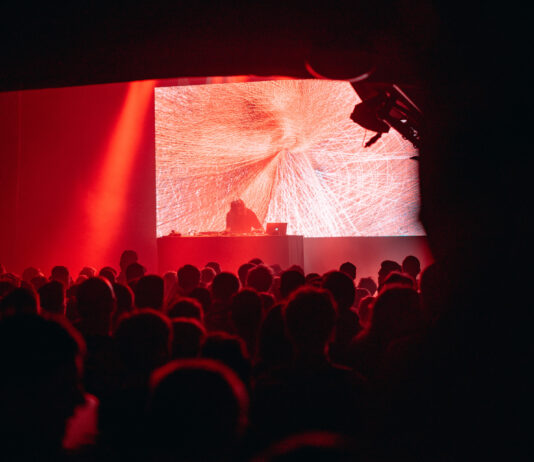 FOTOREPORT: Britští interpreti Rival Consoles a Lone v Paláci Akropolis