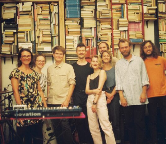 Wombat sessions s Cold Cold Nights v rozšířené sestavě