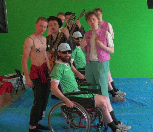 Stejně bys nevěděl, jaký by to bylo. Nový singl mmnk otevírá náhled do metaversa superpadouchů Zdroj: Jonáš Svoboda