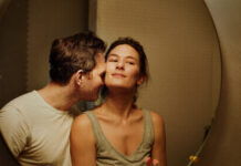 Oceňované vztahové drama Až na věky vstupuje do kin: Když láska čelí krizi i sebereflexi