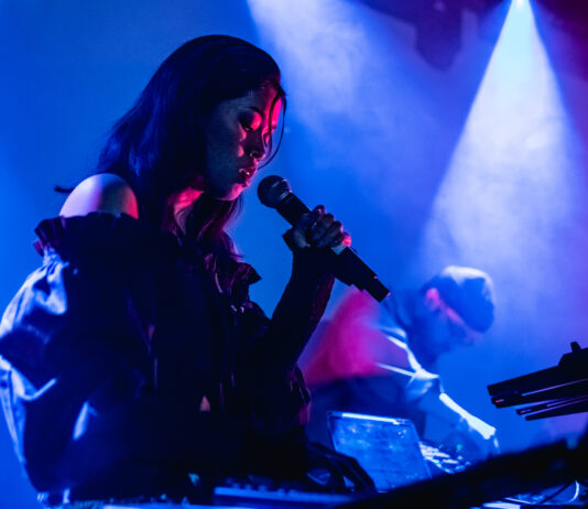 Deep dive w./ Vi (z kapely Viah)