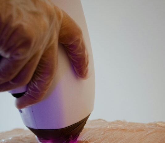 10 nejčastějších mýtů o laserové epilaci pro muže vyvráceno