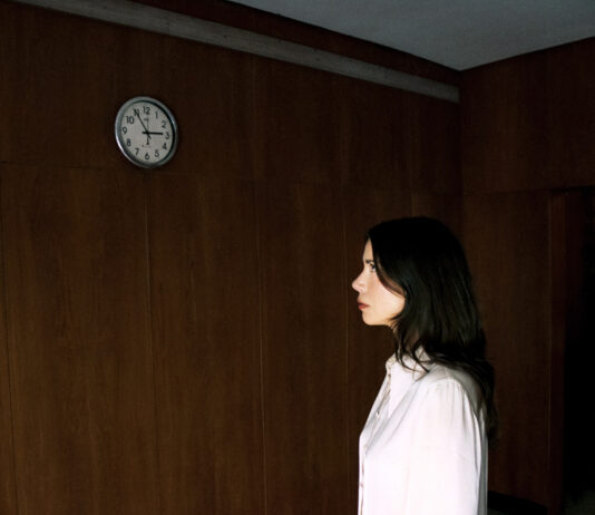 PREMIÉRA: Leto s Monikou se vrací s novým singlem a videoklipem. „Asi ma máš“ je jemná píseň o pochybnostech i radosti z hraní