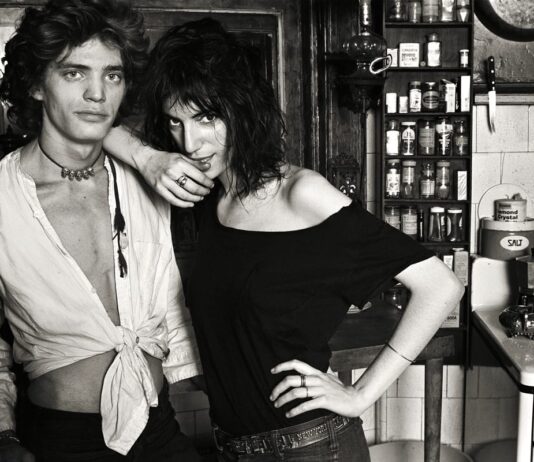 RECENZE: Kniha Just Kids jako upřímná zpověď poetické duše, čtenáři skrze ní dostávají prostor obracet se sami do sebe