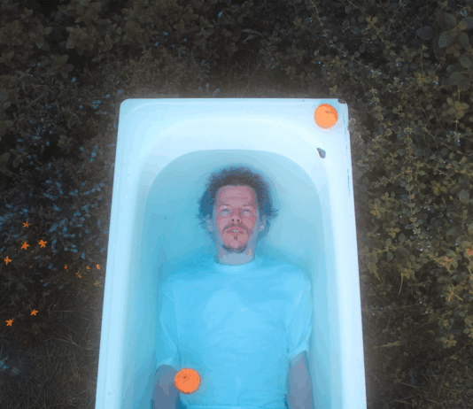 PREMIÉRA: Zrní vydávají nový singl „Signál“ aneb Jak ukončit hádku třemi mrknutími